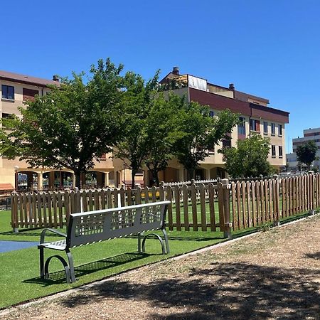 Apartamento Ideal A La Entrada De Salamanca !!! Santa Marta de Tormes Buitenkant foto
